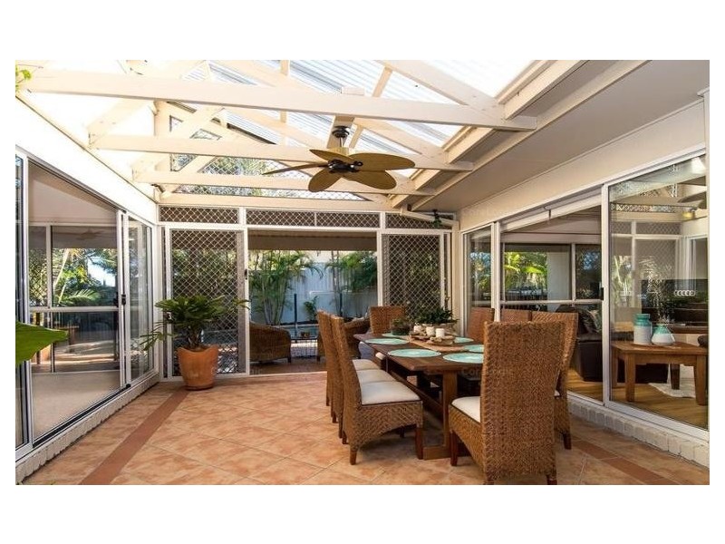 16 Chichester Drive, Arundel QLD 4214