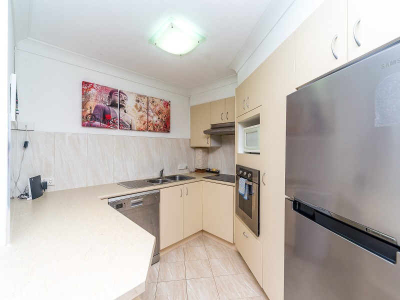 41/37 Bayview Street, Runaway Bay QLD 4216