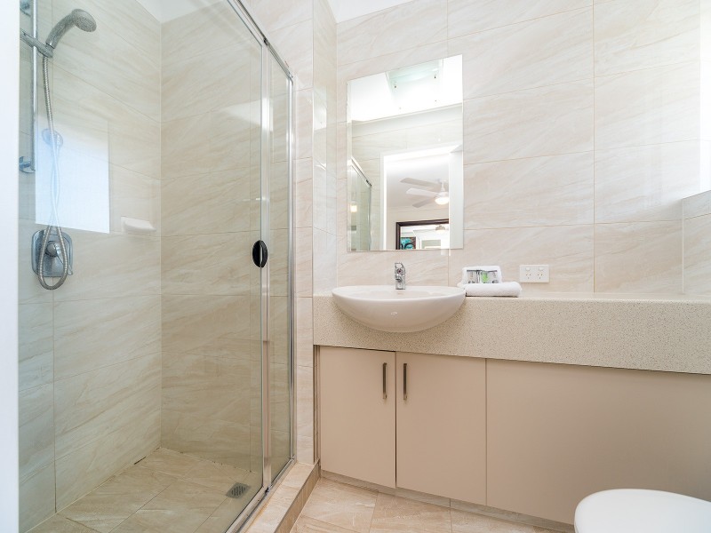 41/37 Bayview Street, Runaway Bay QLD 4216