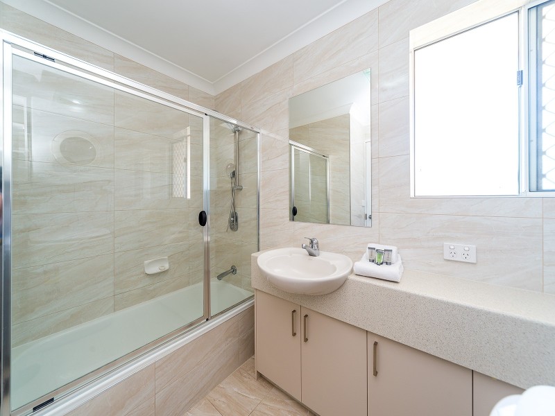 41/37 Bayview Street, Runaway Bay QLD 4216