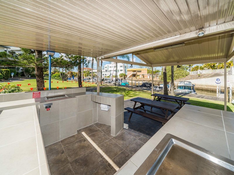 41/37 Bayview Street, Runaway Bay QLD 4216