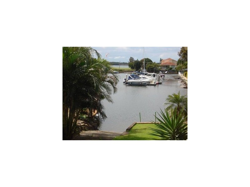 4/83 Bayview Street, Runaway Bay QLD 4216