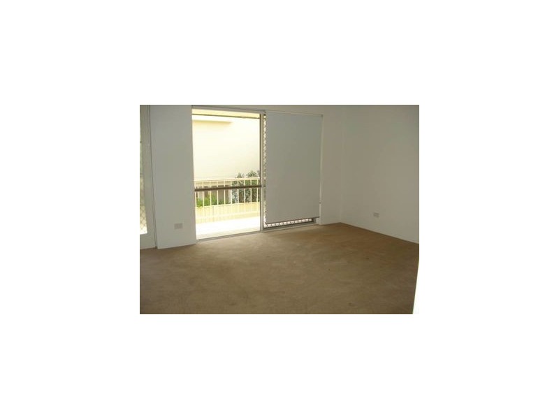 4/83 Bayview Street, Runaway Bay QLD 4216