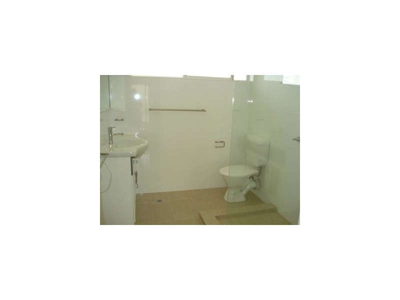 4/83 Bayview Street, Runaway Bay QLD 4216