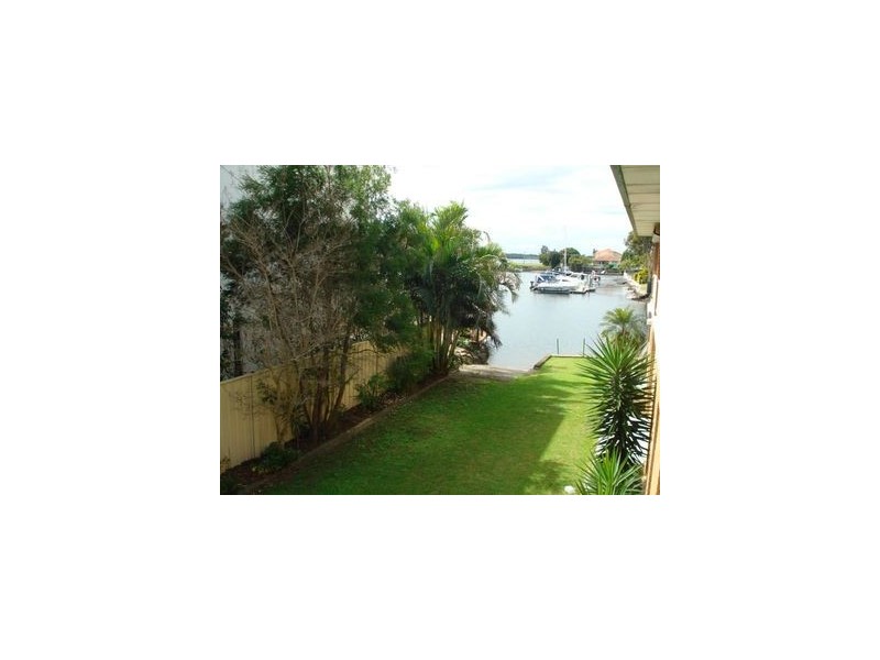 4/83 Bayview Street, Runaway Bay QLD 4216