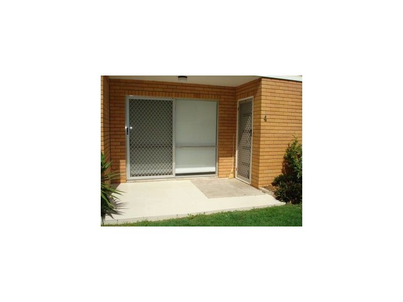 4/83 Bayview Street, Runaway Bay QLD 4216