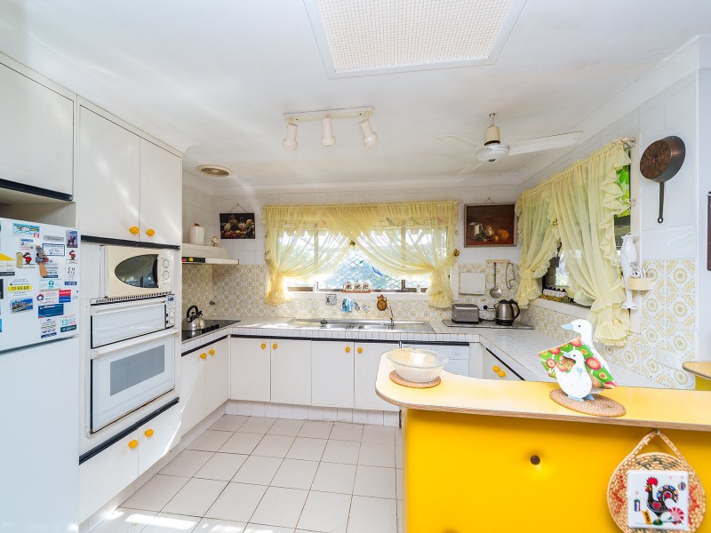 10 Bass Place, Paradise Point QLD 4216