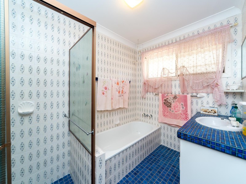 10 Bass Place, Paradise Point QLD 4216