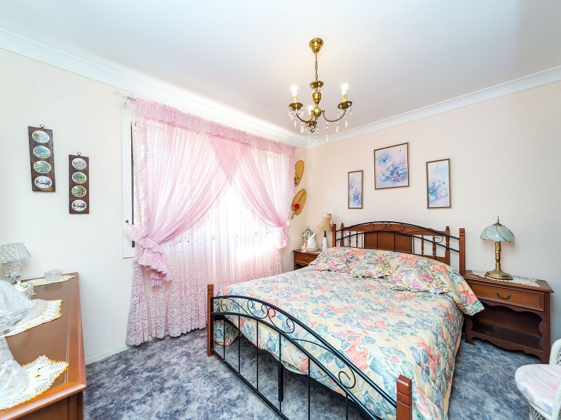 10 Bass Place, Paradise Point QLD 4216