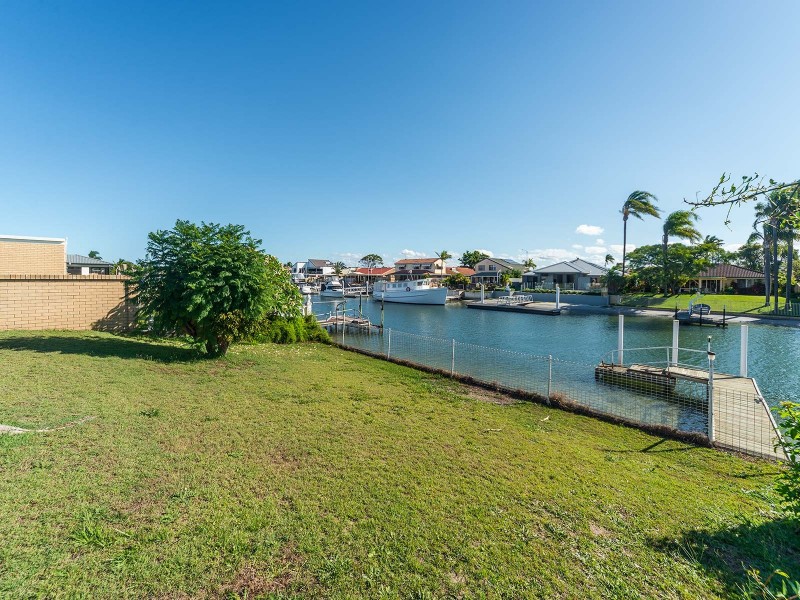 10 Bass Place, Paradise Point QLD 4216