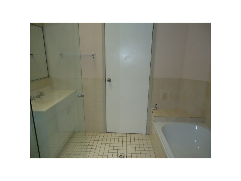 1/192 Olsen Avenue, Arundel QLD 4214