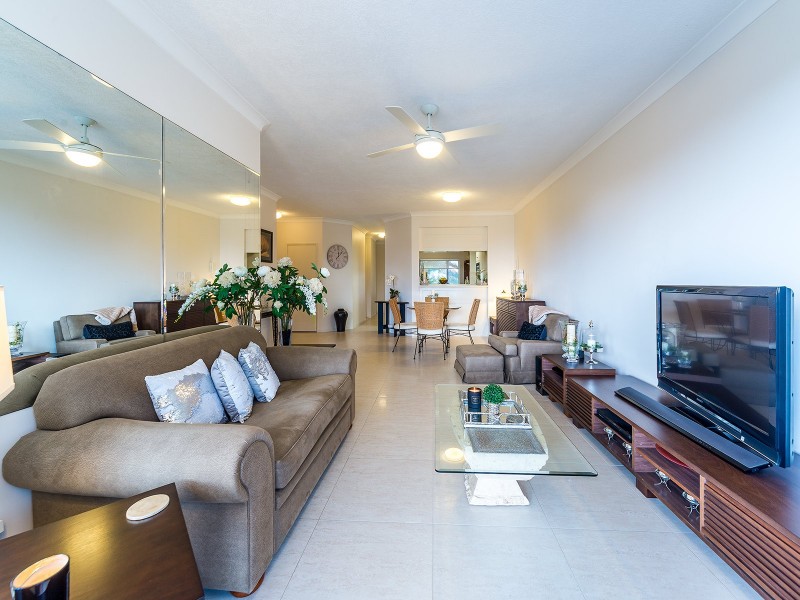 6/7 Esplanade West, Paradise Point QLD 4216