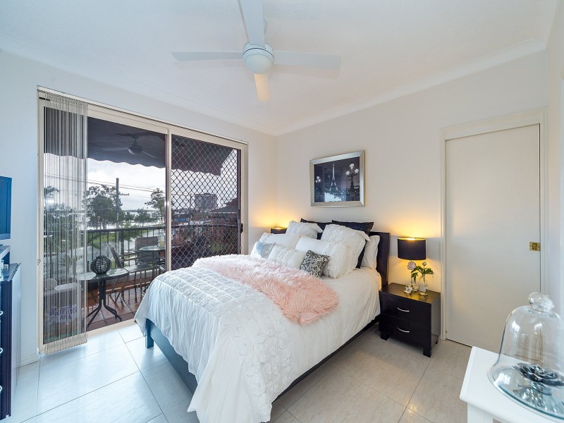 6/7 Esplanade West, Paradise Point QLD 4216