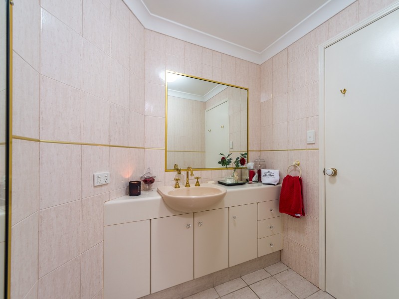 6/7 Esplanade West, Paradise Point QLD 4216