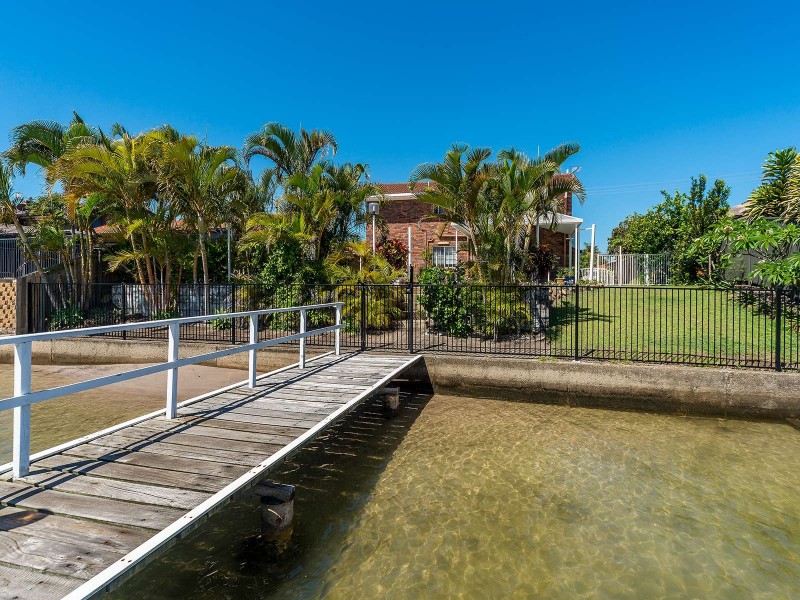 374 Bayview Street, Hollywell QLD 4216
