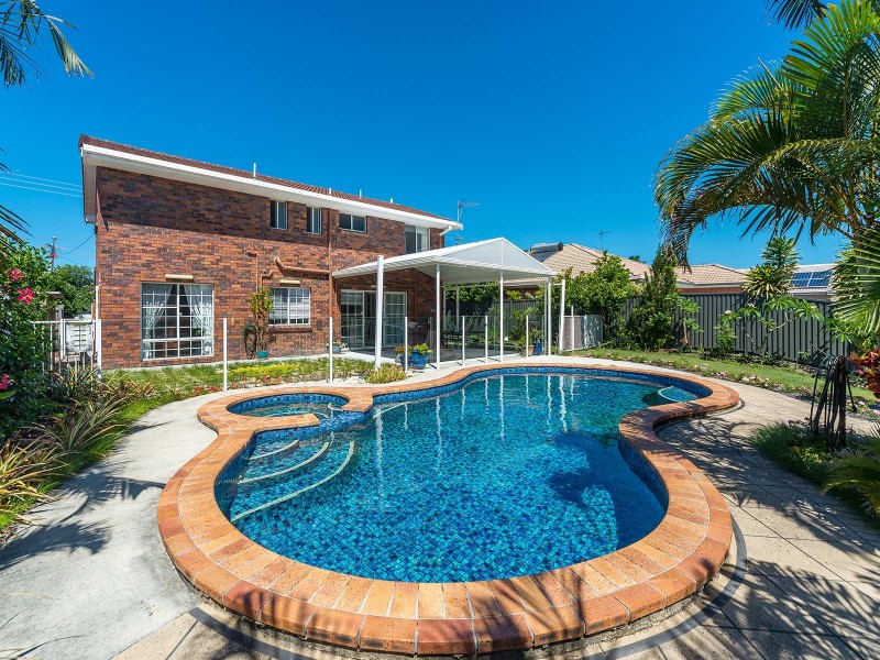 374 Bayview Street, Hollywell QLD 4216