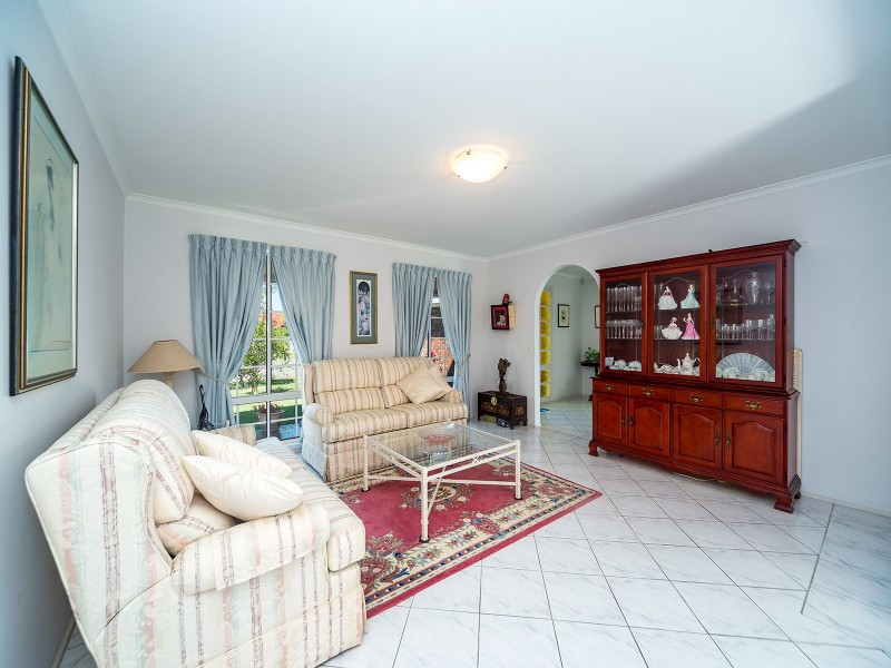 374 Bayview Street, Hollywell QLD 4216