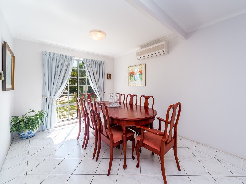 374 Bayview Street, Hollywell QLD 4216