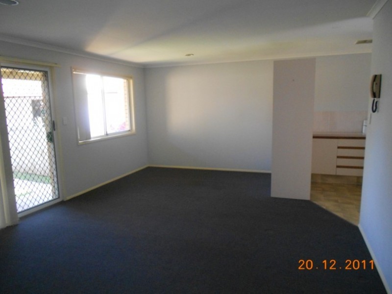 2/348 Government Road, Labrador QLD 4215