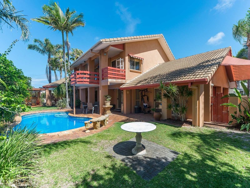 440 Oxley Drive, Runaway Bay QLD 4216