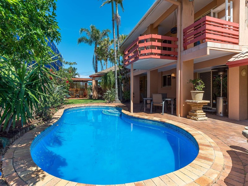 440 Oxley Drive, Runaway Bay QLD 4216