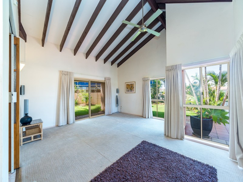 440 Oxley Drive, Runaway Bay QLD 4216