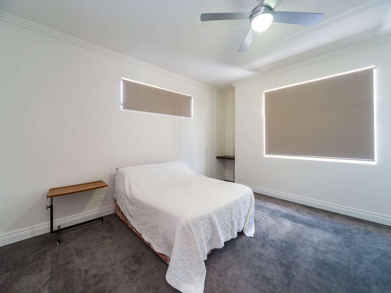 43 Bruce Avenue, Paradise Point QLD 4216