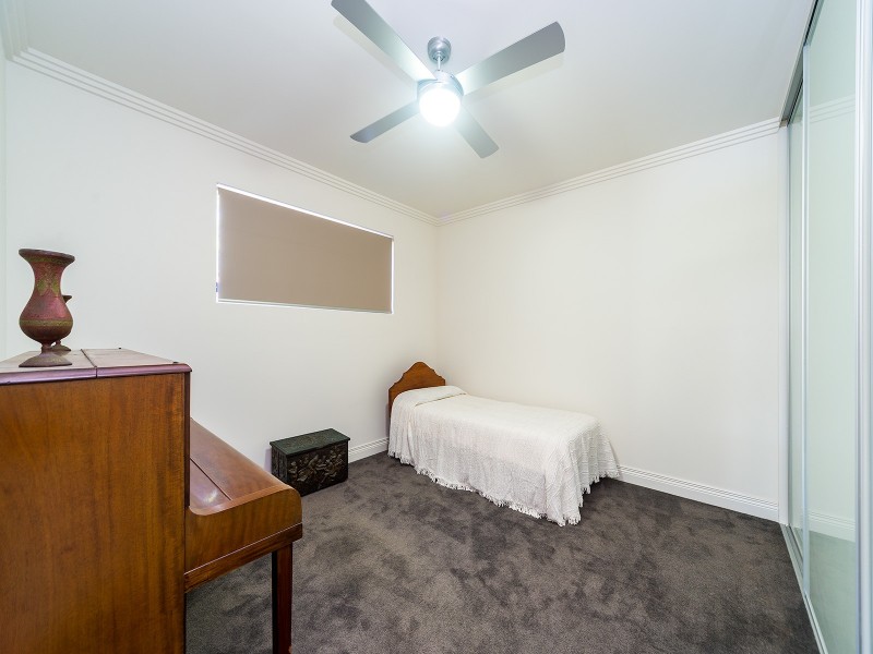43 Bruce Avenue, Paradise Point QLD 4216