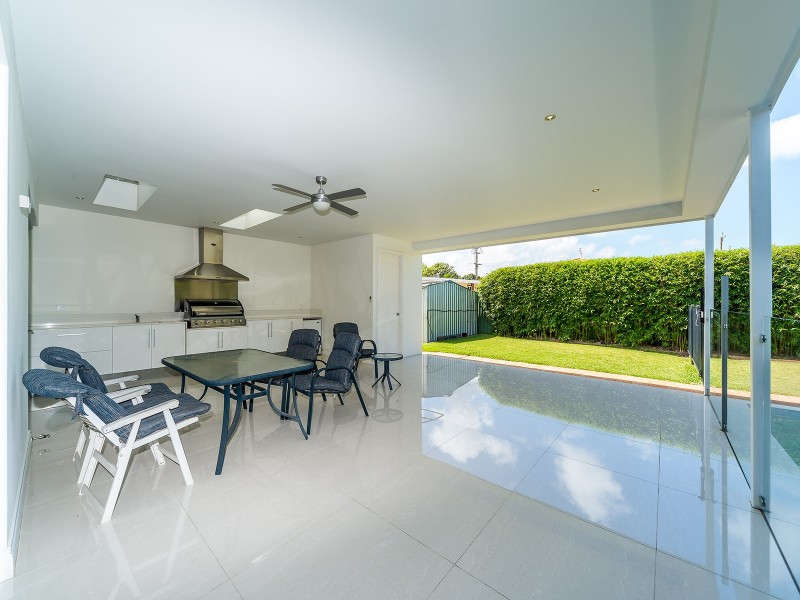 43 Bruce Avenue, Paradise Point QLD 4216