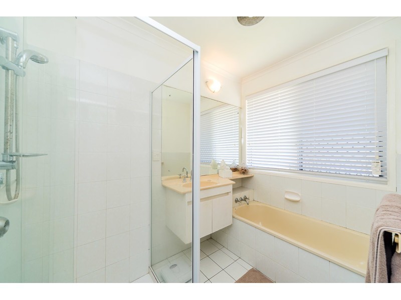 258 Discovery Drive, Helensvale QLD 4212