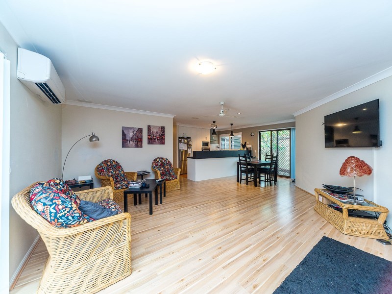 2/3 Sanctuary Court, Coombabah QLD 4216