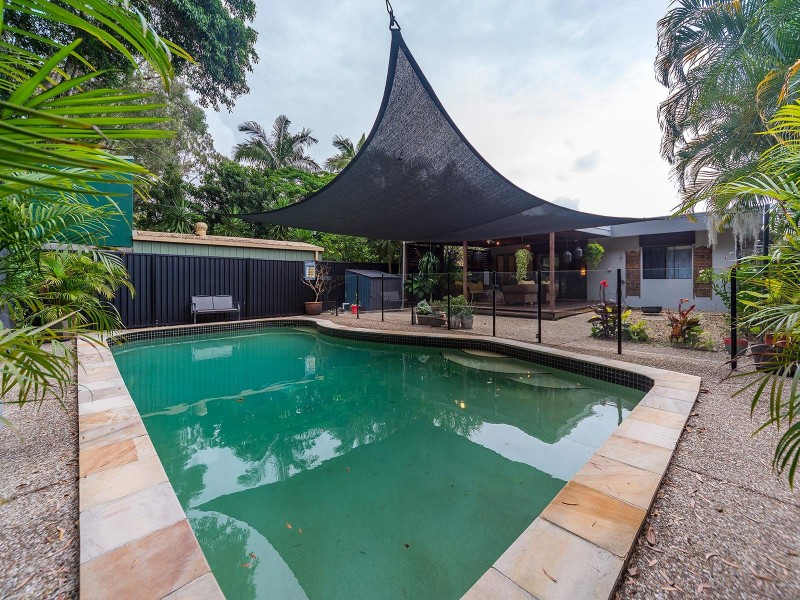 63 Nalkari Street, Coombabah QLD 4216