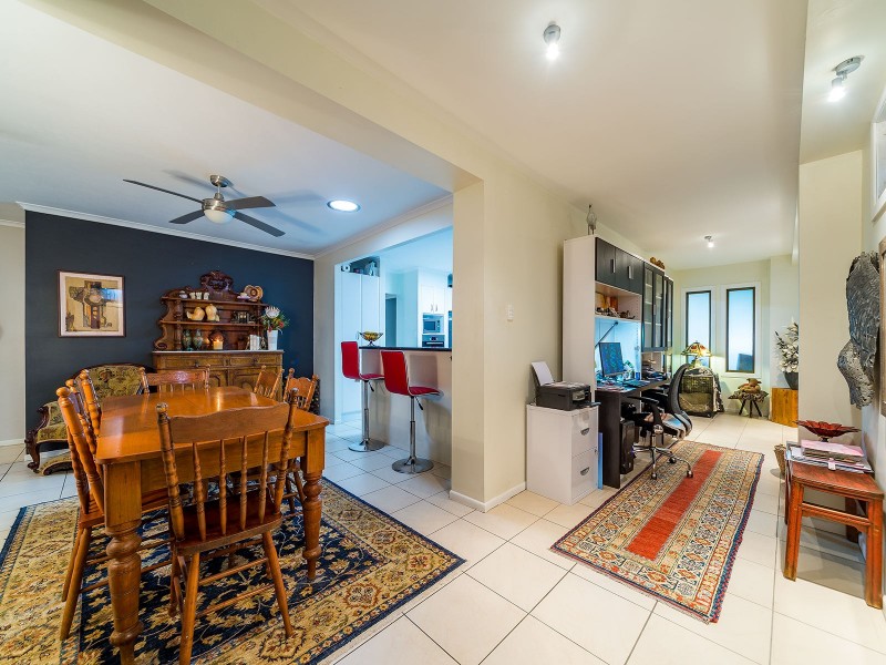 63 Nalkari Street, Coombabah QLD 4216