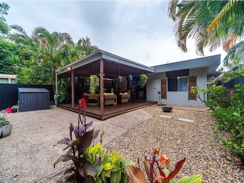 63 Nalkari Street, Coombabah QLD 4216