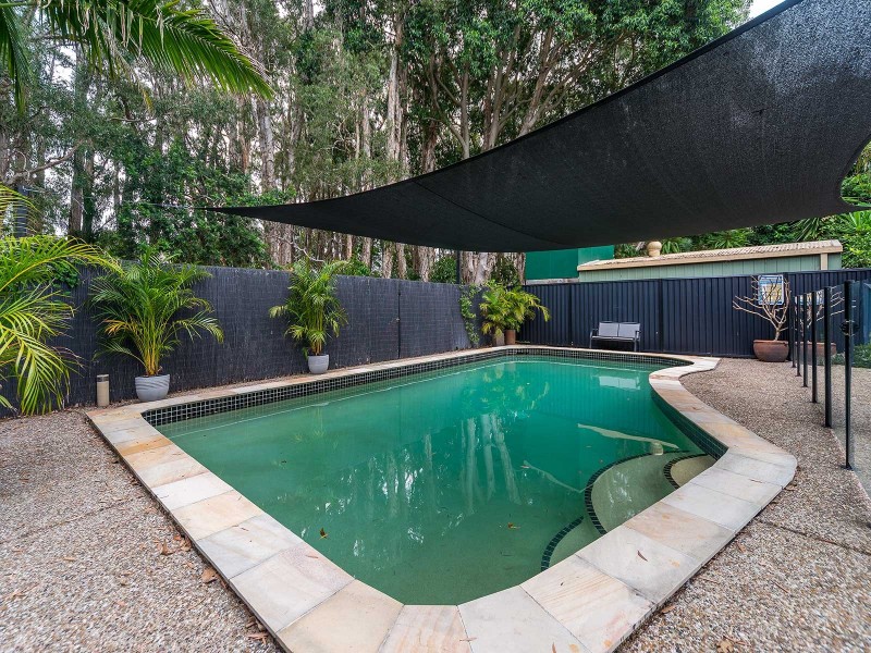 63 Nalkari Street, Coombabah QLD 4216