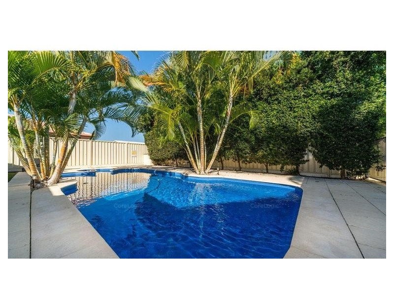 10 Menindee Avenue, Coombabah QLD 4216