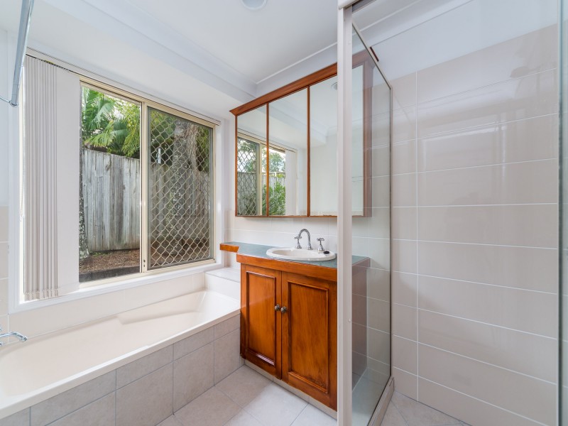 10 Gosford Court, Helensvale QLD 4212