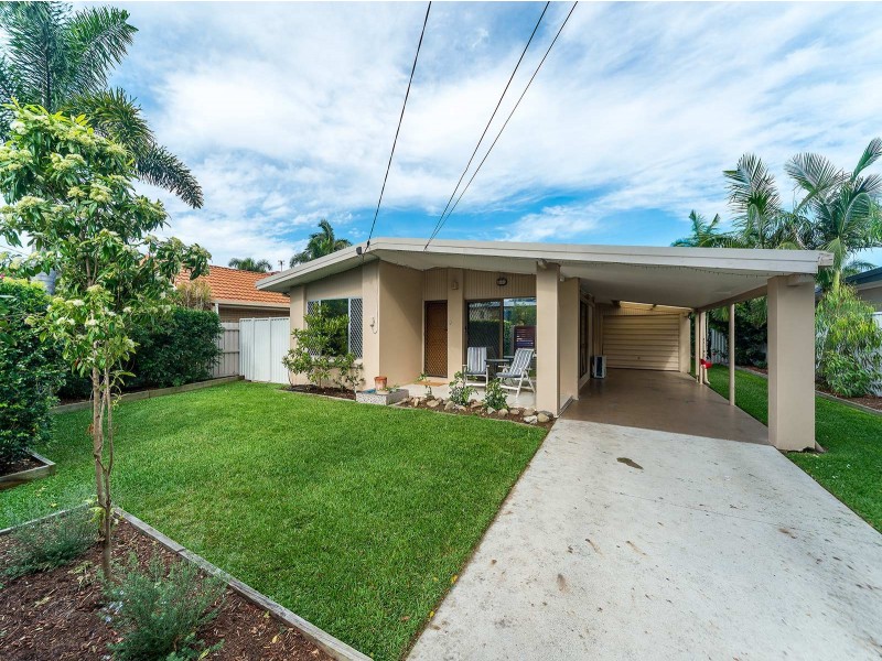 69 Jacaranda Avenue, Hollywell QLD 4216