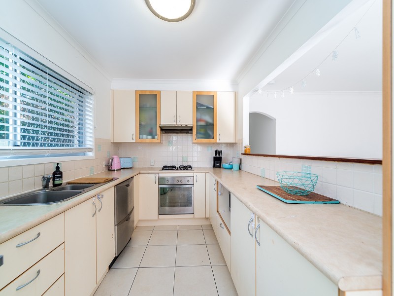 69 Jacaranda Avenue, Hollywell QLD 4216