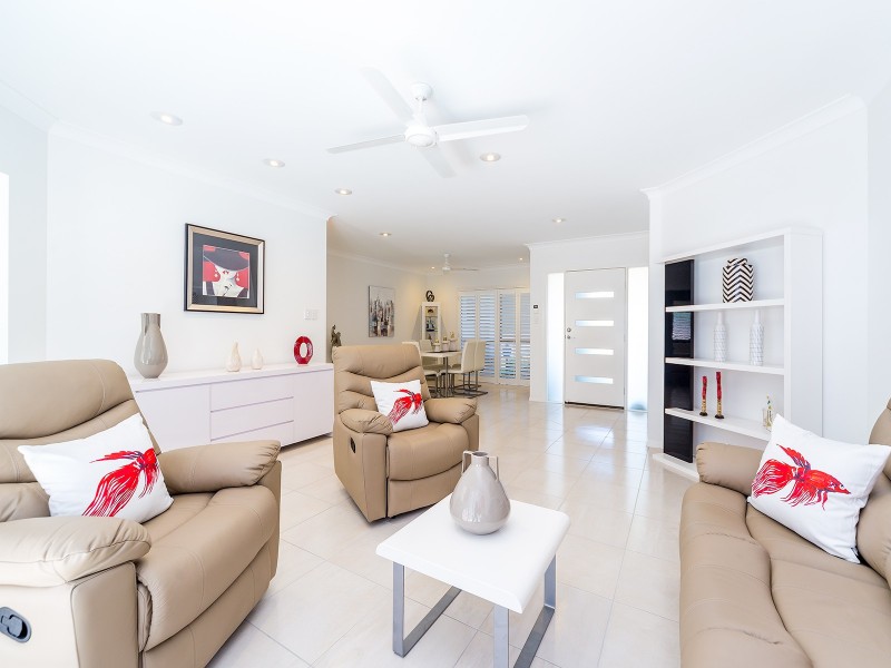 6 Biscay Way, Coombabah QLD 4216
