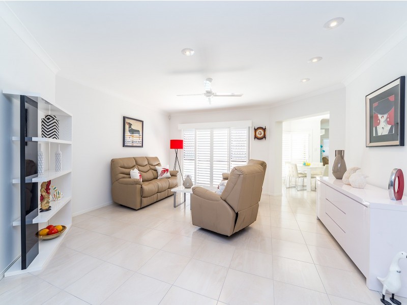 6 Biscay Way, Coombabah QLD 4216
