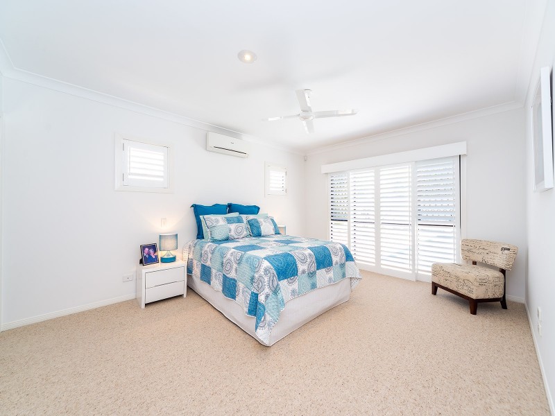 6 Biscay Way, Coombabah QLD 4216
