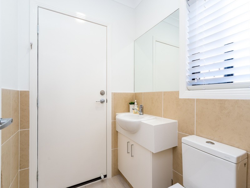 6 Biscay Way, Coombabah QLD 4216