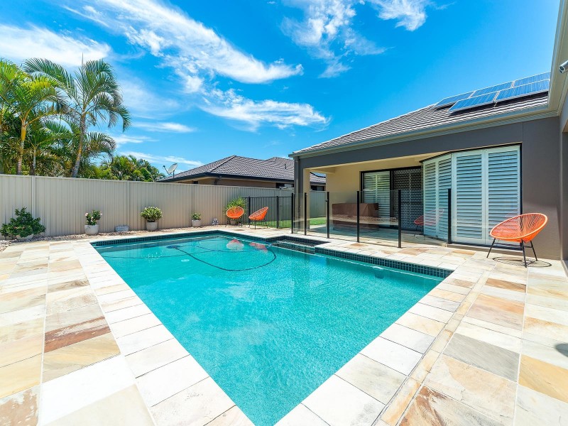 6 Biscay Way, Coombabah QLD 4216