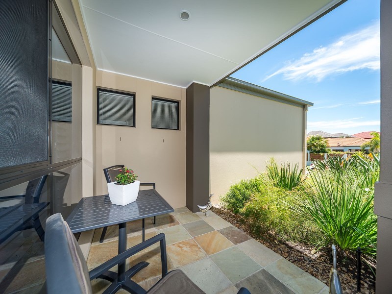 6 Biscay Way, Coombabah QLD 4216