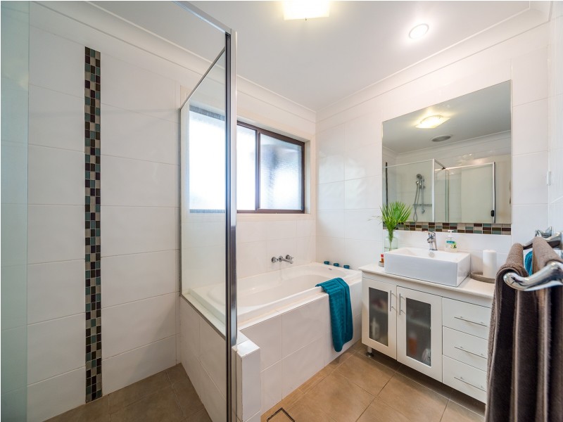 86 Oxley Drive, Paradise Point QLD 4216