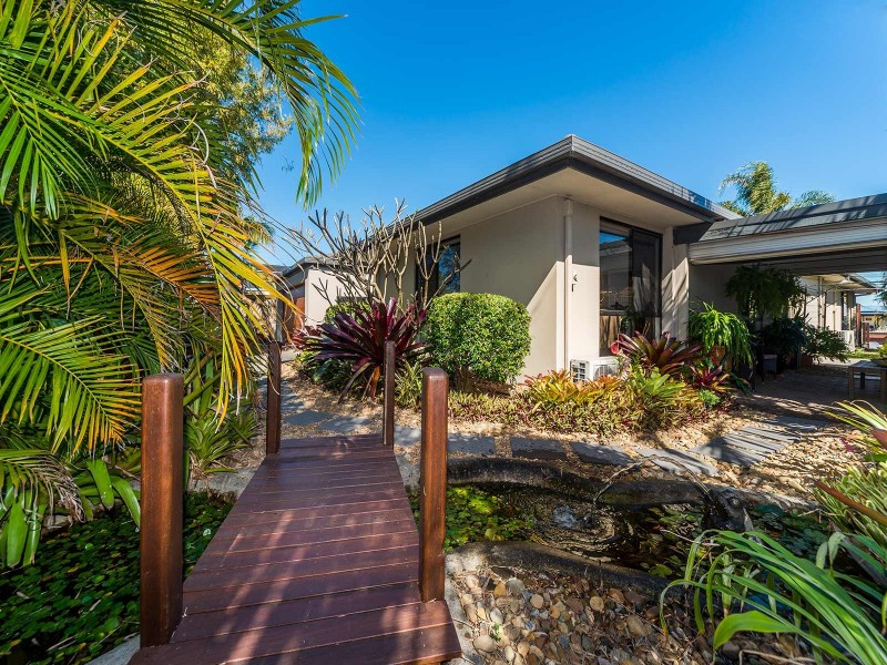 86 Oxley Drive, Paradise Point QLD 4216