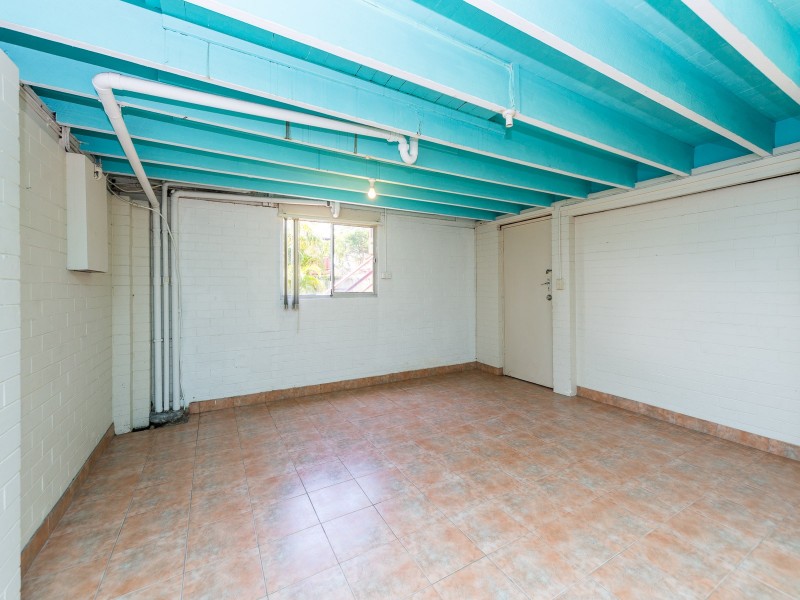 3 Kennedy Street, Biggera Waters QLD 4216