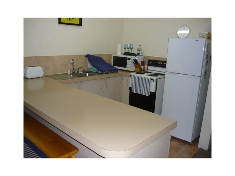 1/32 Imperial Parade, Labrador QLD 4215