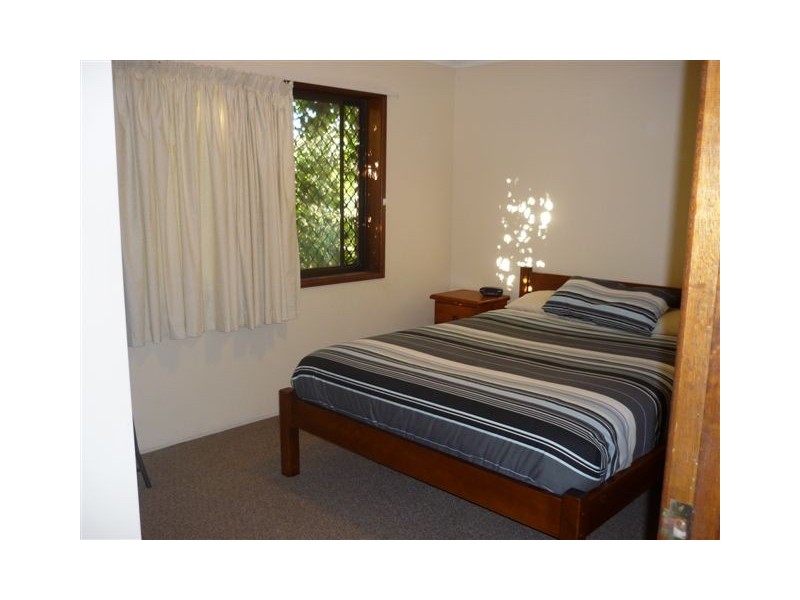 1/32 Imperial Parade, Labrador QLD 4215